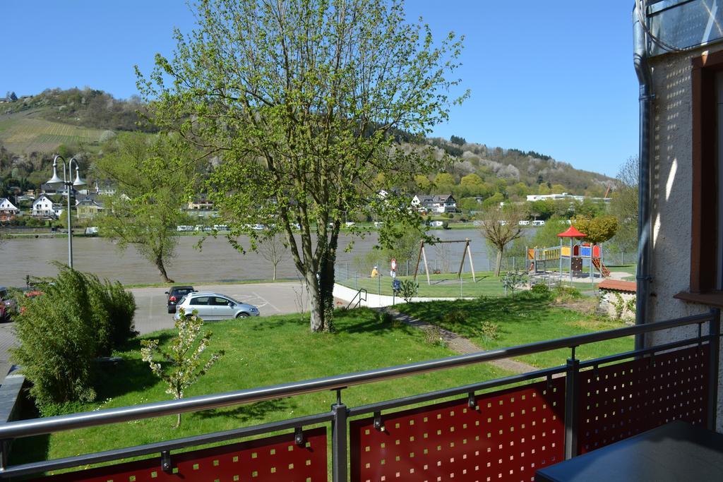 Ferienwohnung Weber Zell an der Mosel Esterno foto