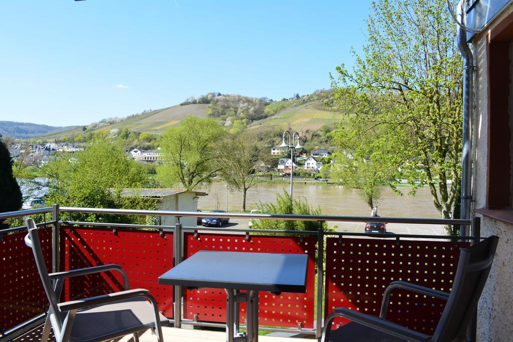 Ferienwohnung Weber Zell an der Mosel Esterno foto